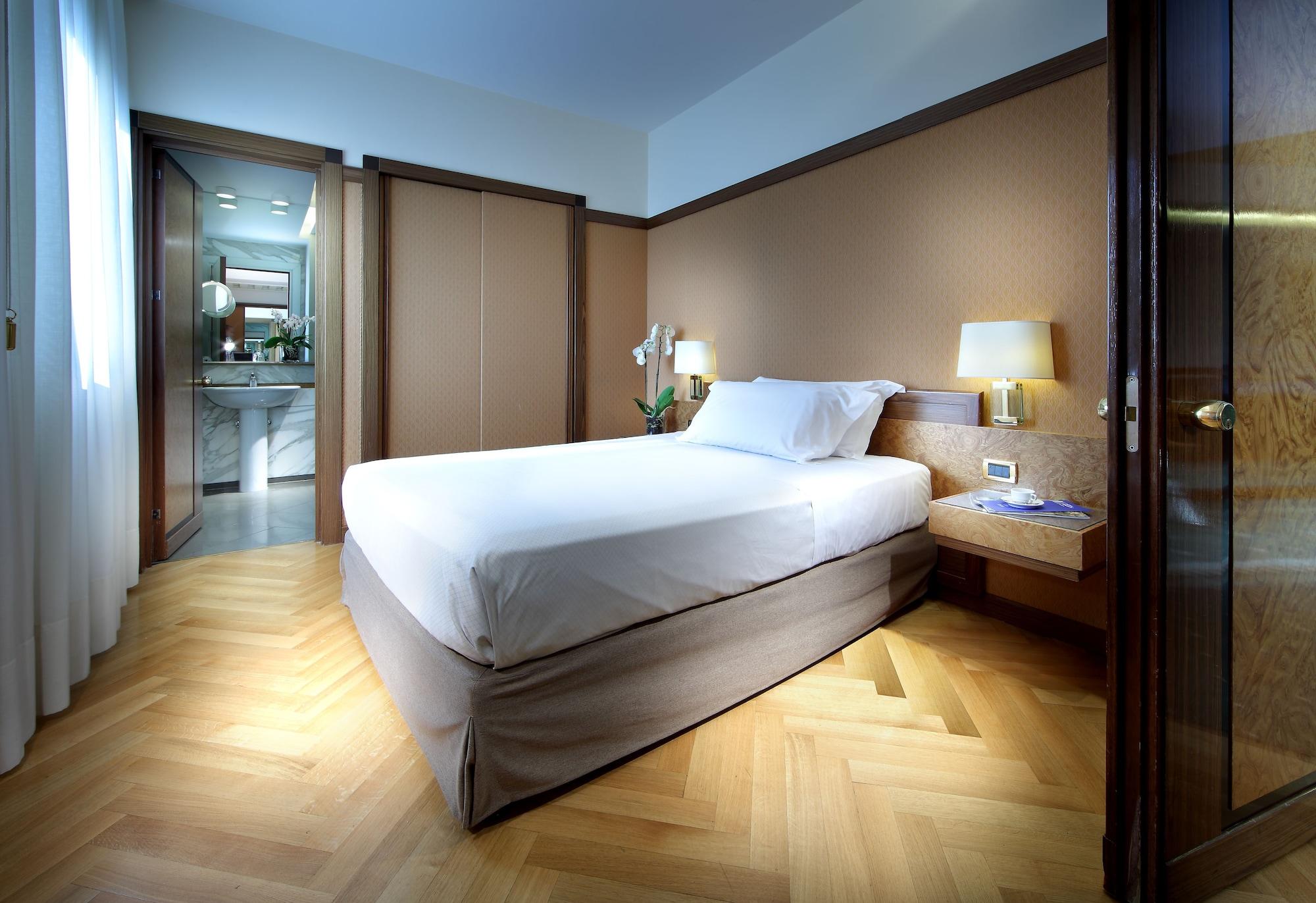 Exe Majestic Hotel Naples Luaran gambar