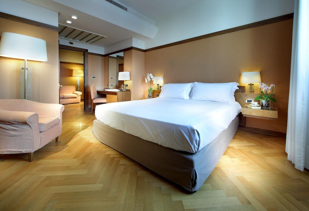 Exe Majestic Hotel Naples Luaran gambar