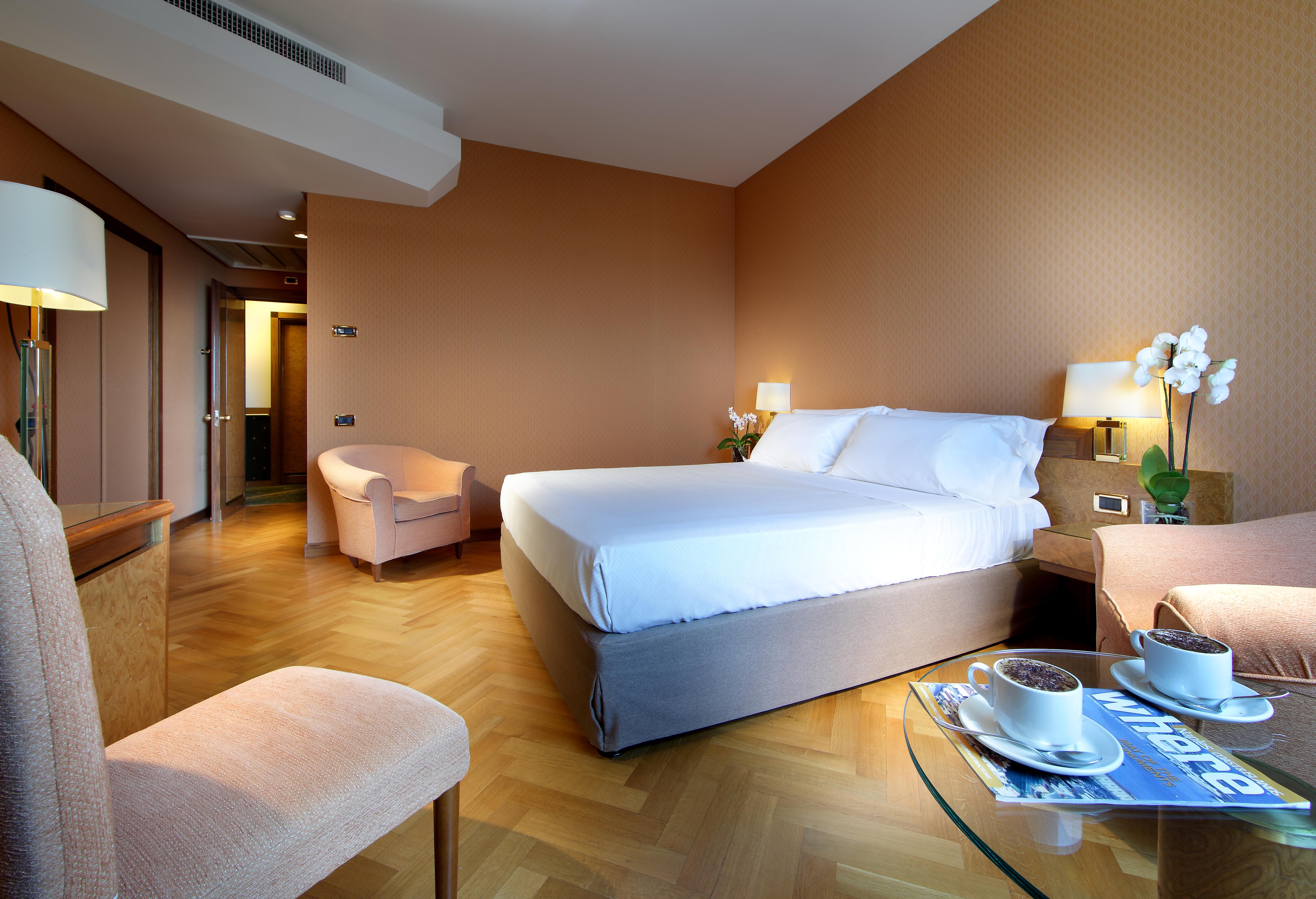 Exe Majestic Hotel Naples Luaran gambar