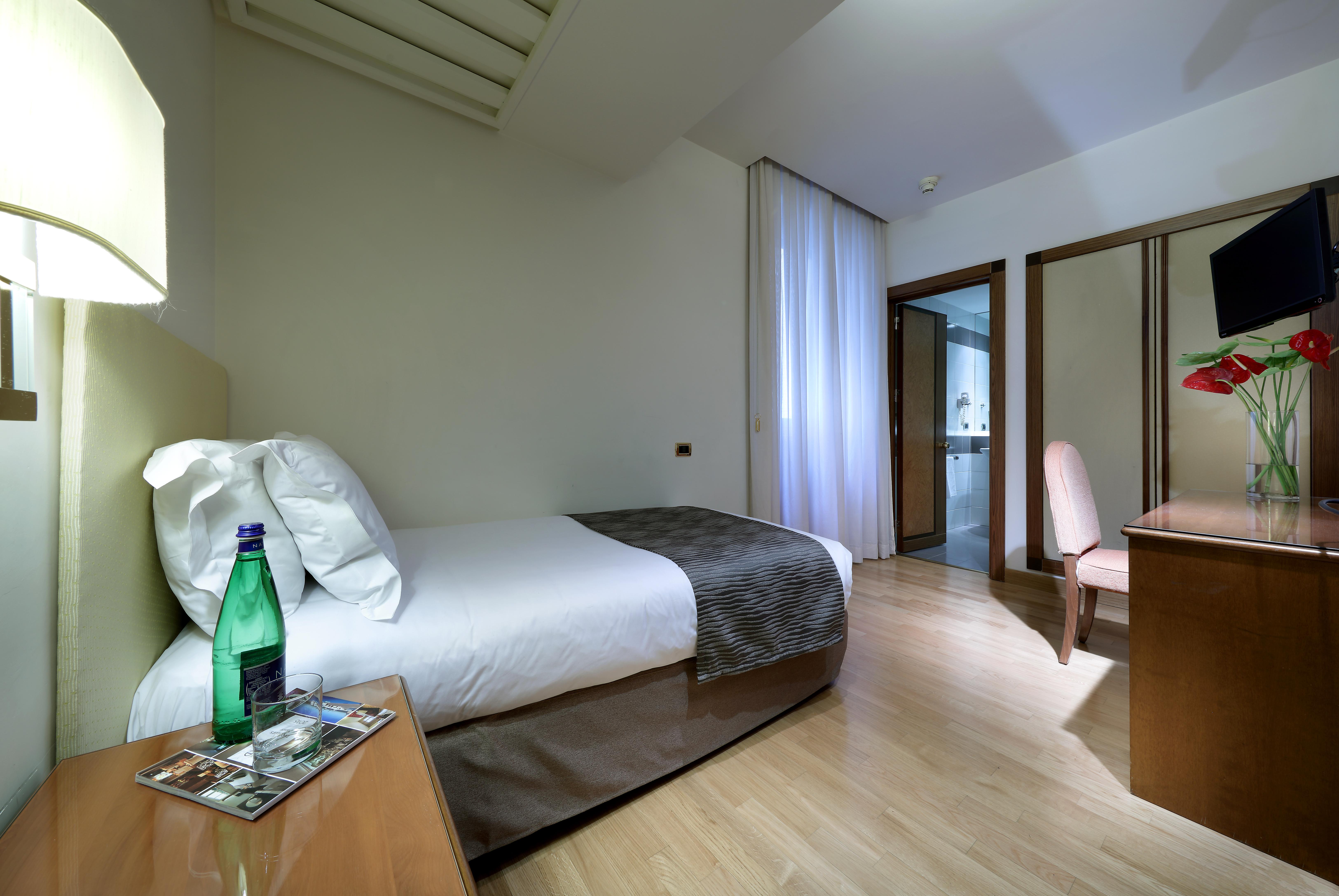 Exe Majestic Hotel Naples Luaran gambar