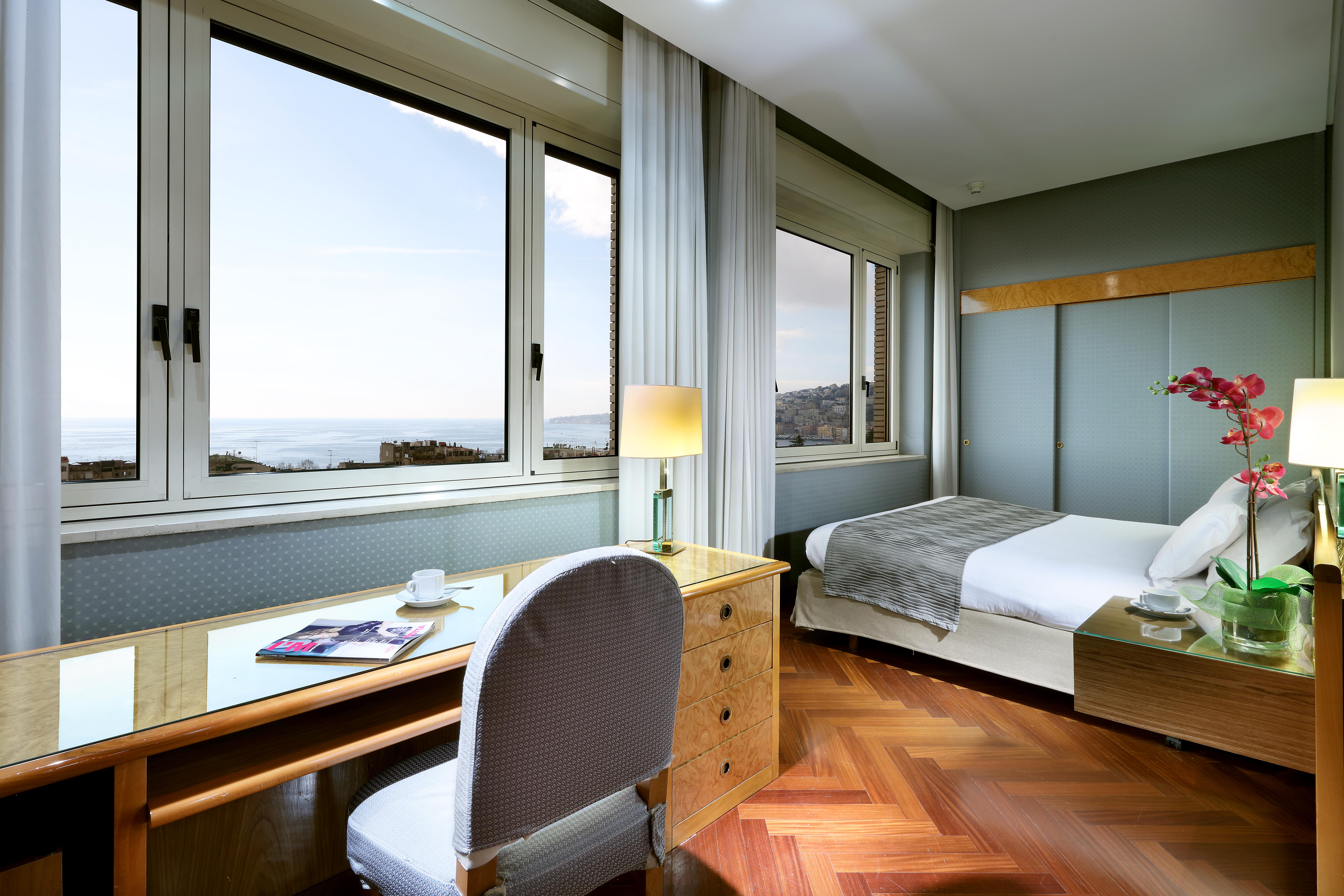 Exe Majestic Hotel Naples Luaran gambar