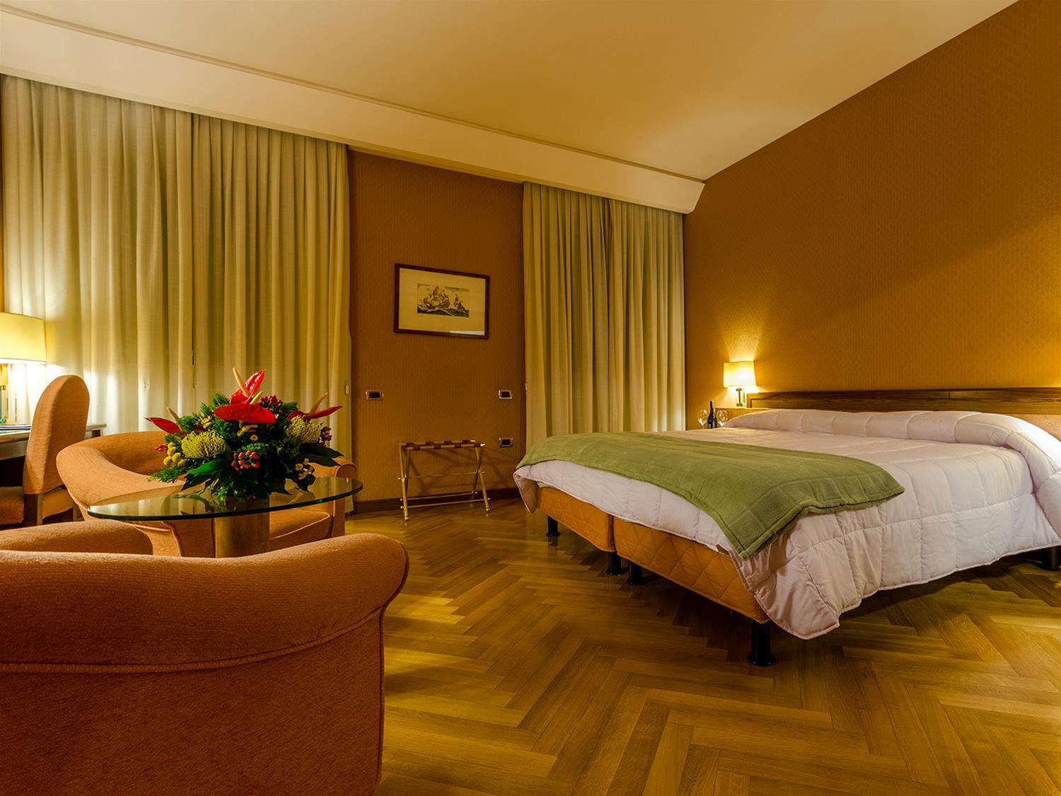 Exe Majestic Hotel Naples Luaran gambar